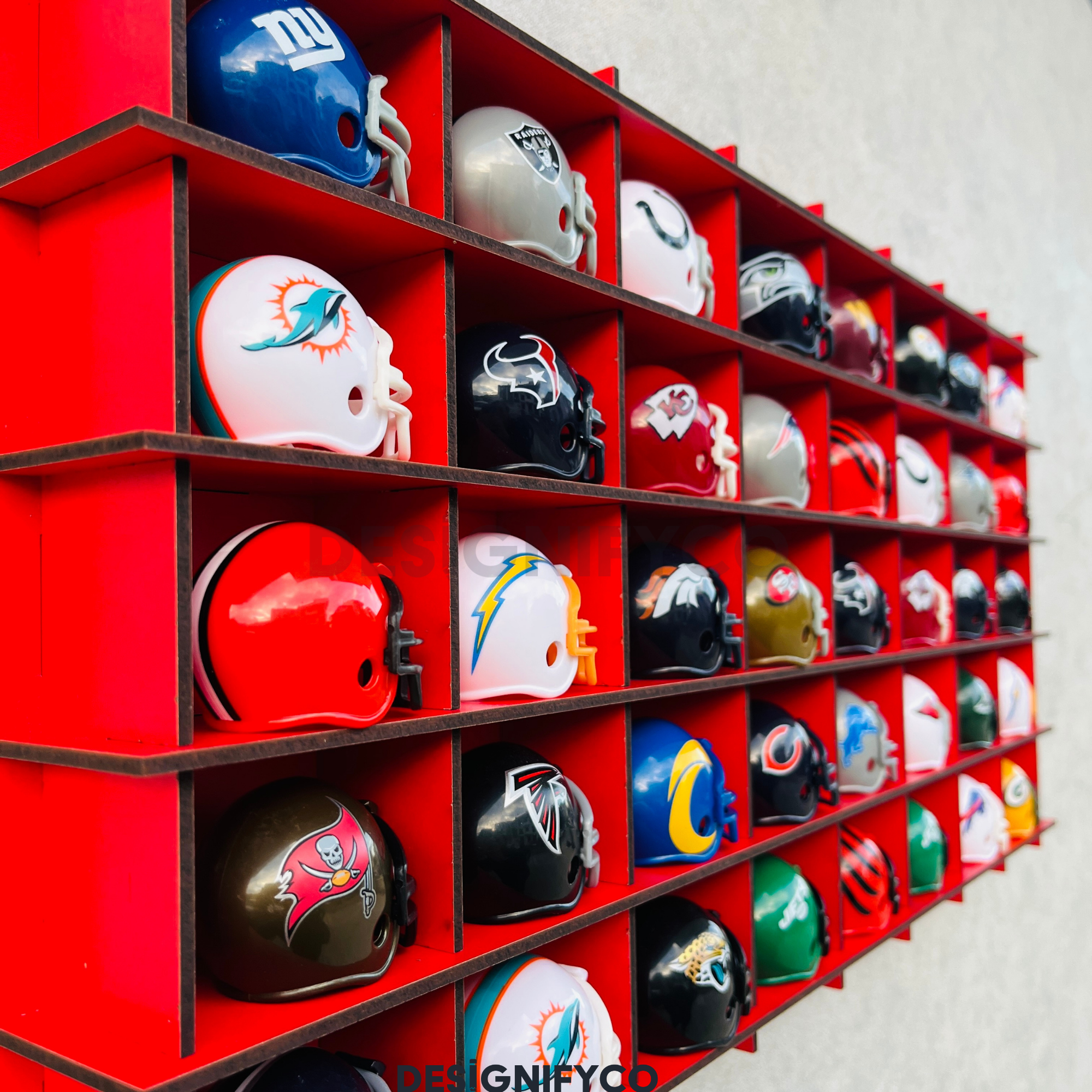RED Mini Helmet 40 Display Case