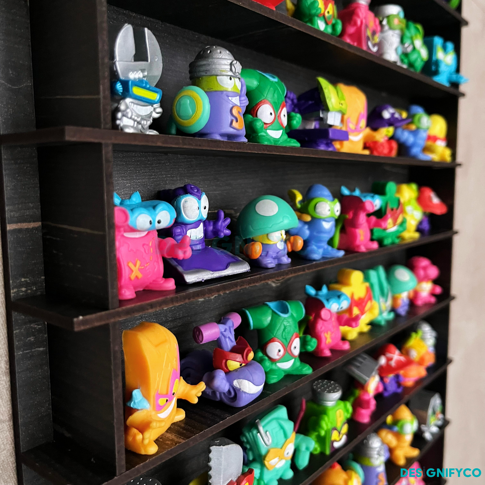 OLD BLACK SuperThings Display Case